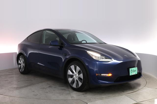 2022 Tesla Model Y — photo 10 of 21