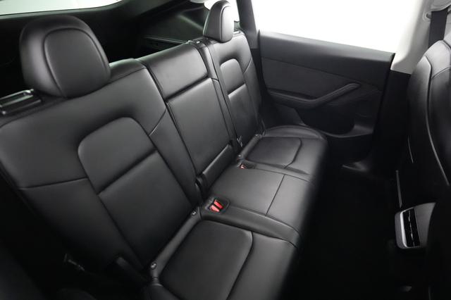 2022 Tesla Model Y — photo 4 of 21