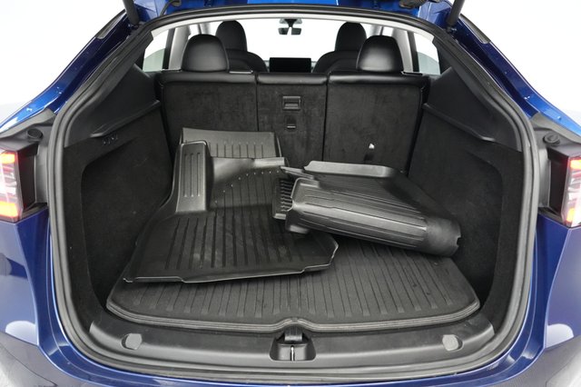 2022 Tesla Model Y — photo 6 of 21