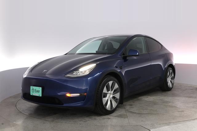 2022 Tesla Model Y — VIN 7SAYGDEE1NA019398