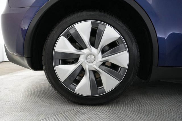 2022 Tesla Model Y — photo 16 of 21