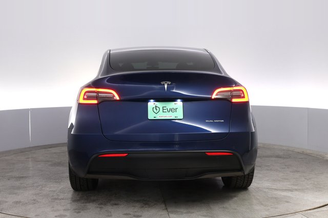 2022 Tesla Model Y — photo 12 of 21