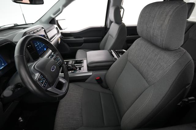 2023 Ford F-150 Lightning — photo 3 of 15