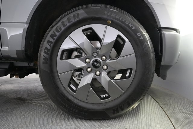 2023 Ford F-150 Lightning — photo 7 of 15