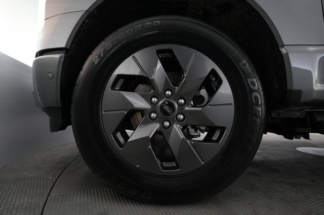 2023 Ford F-150 Lightning — photo 10 of 15