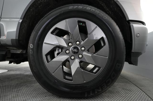 2023 Ford F-150 Lightning — photo 9 of 15