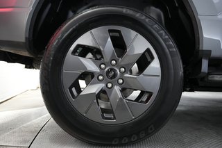 2023 Ford F-150 Lightning — photo 11 of 15