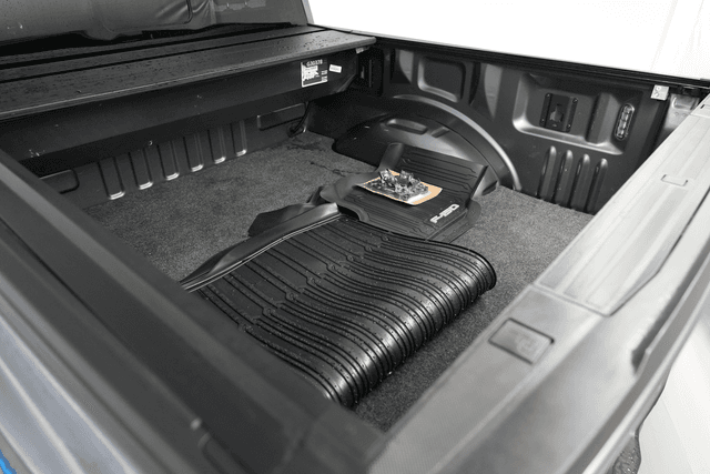 2023 Ford F-150 Lightning — photo 6 of 15