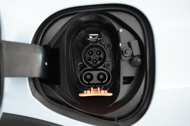 2023 Chevrolet Bolt EUV — photo 8 of 23