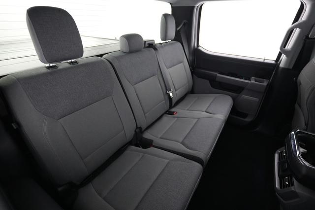 2024 Ford F-150 Lightning — photo 4 of 15