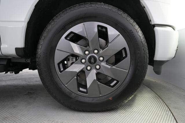 2024 Ford F-150 Lightning — photo 10 of 15