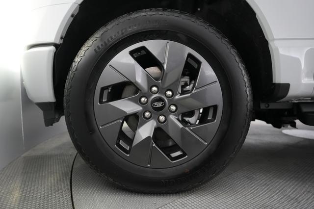 2024 Ford F-150 Lightning — photo 7 of 15