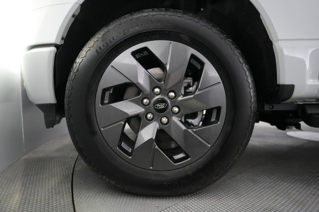 2024 Ford F-150 Lightning — photo 7 of 15