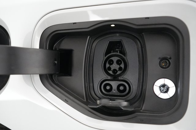 2024 Ford F-150 Lightning — photo 8 of 15