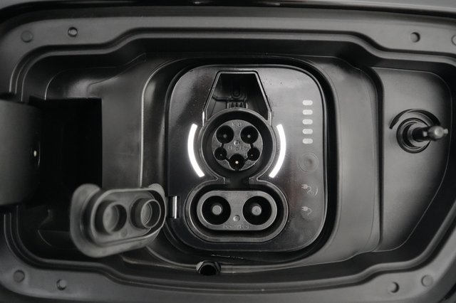 2024 Jeep Wagoneer S — photo 8 of 24