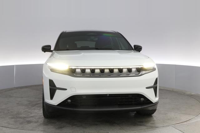 2024 Jeep Wagoneer S — photo 9 of 19