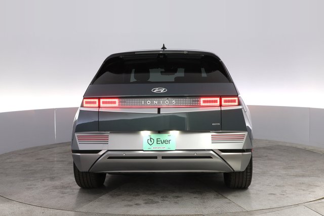 2024 Hyundai IONIQ 5 — photo 12 of 21