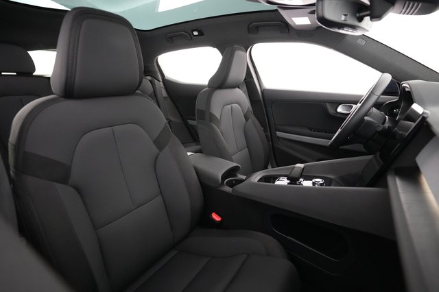 2024 Polestar 2 — photo 18 of 23