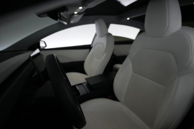 2025 Tesla Model 3 — photo 3 of 24