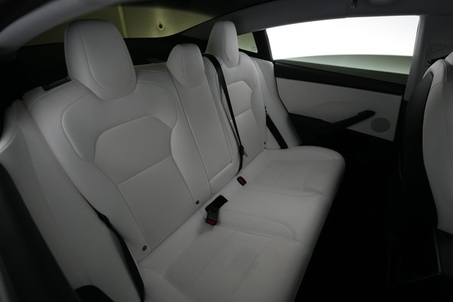 2025 Tesla Model 3 — photo 4 of 24