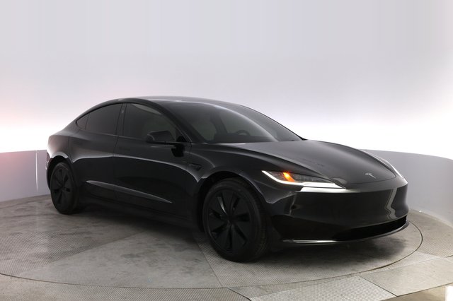 2025 Tesla Model 3 — photo 10 of 24