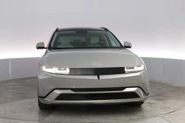2025 Hyundai IONIQ 5 — photo 9 of 21