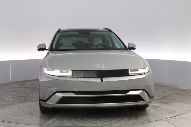 2025 Hyundai IONIQ 5 — photo 9 of 21