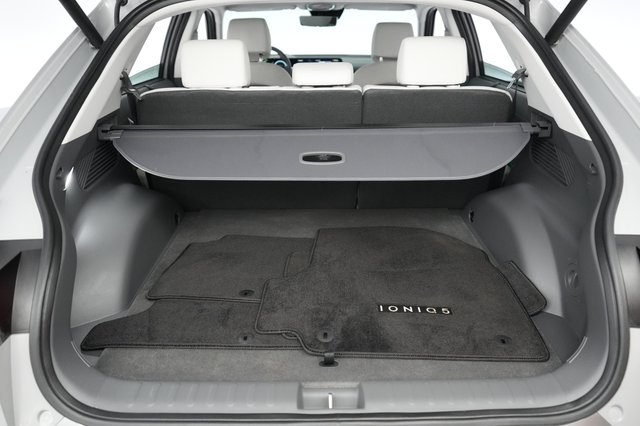 2025 Hyundai IONIQ 5 — photo 6 of 21
