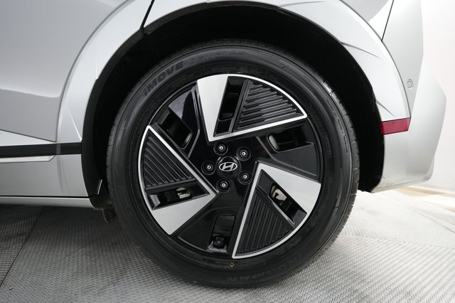 2025 Hyundai IONIQ 5 — photo 16 of 21