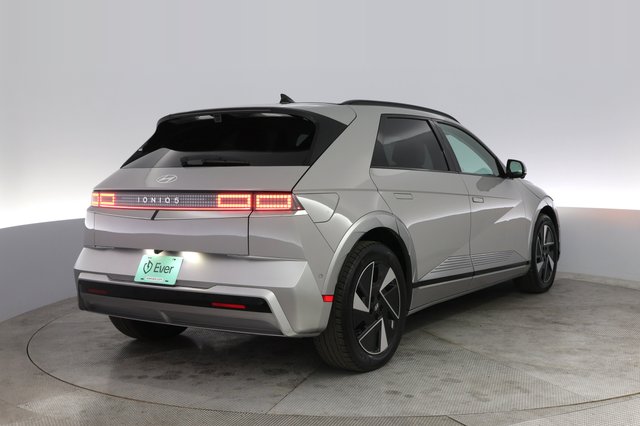 2025 Hyundai IONIQ 5 — photo 2 of 21