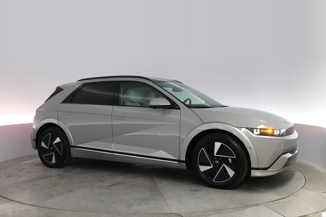 2025 Hyundai IONIQ 5 — photo 11 of 21