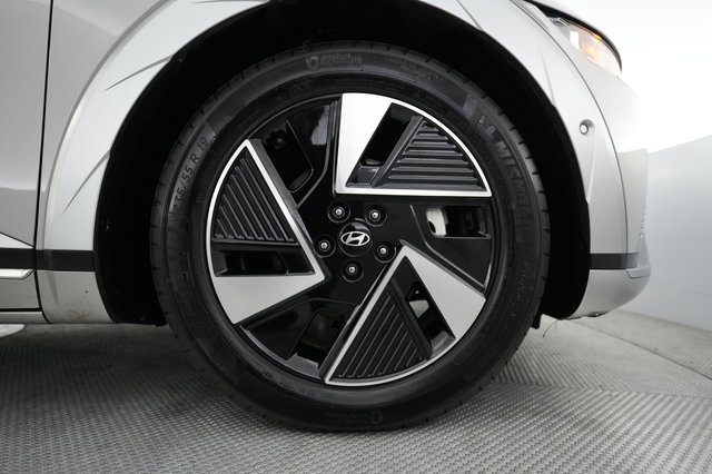 2025 Hyundai IONIQ 5 — photo 15 of 21