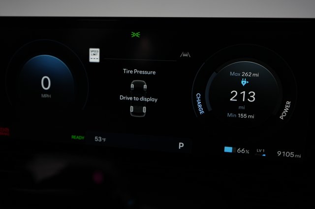 2025 Hyundai IONIQ 5 — photo 5 of 21