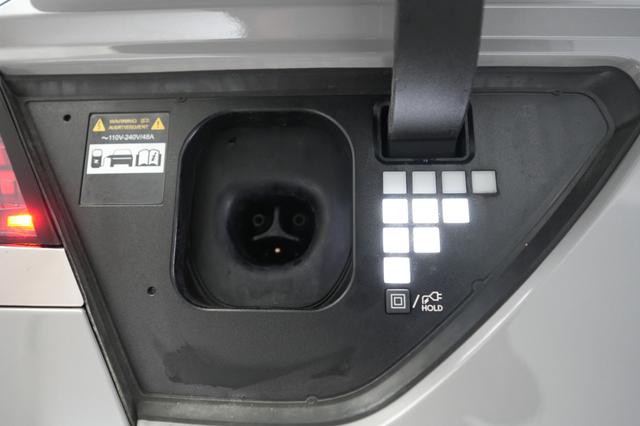 2025 Hyundai IONIQ 5 — photo 8 of 21