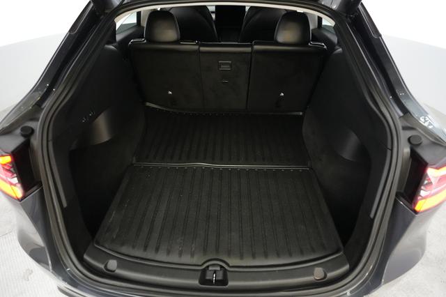 2021 Tesla Model Y — photo 6 of 21
