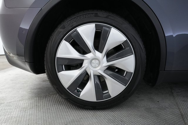 2021 Tesla Model Y — photo 17 of 21