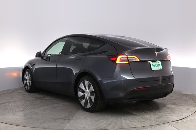 2021 Tesla Model Y — photo 13 of 21