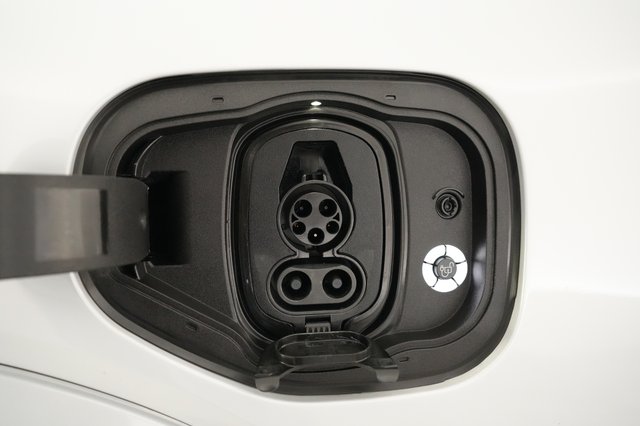 2022 Ford Mustang Mach-E — photo 8 of 20