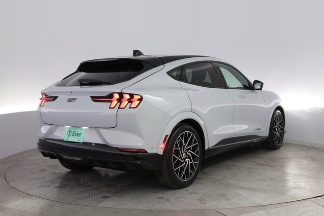 2022 Ford Mustang Mach-E