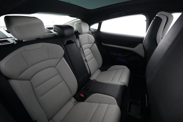 2023 Porsche Taycan — photo 4 of 22