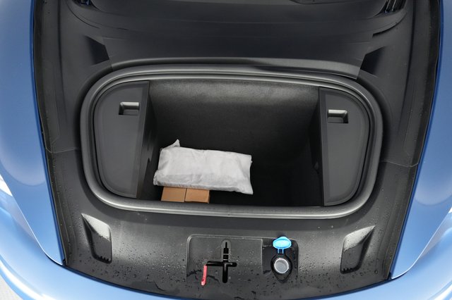 2023 Porsche Taycan — photo 20 of 22
