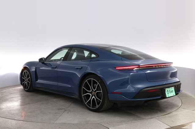 2023 Porsche Taycan — photo 13 of 22