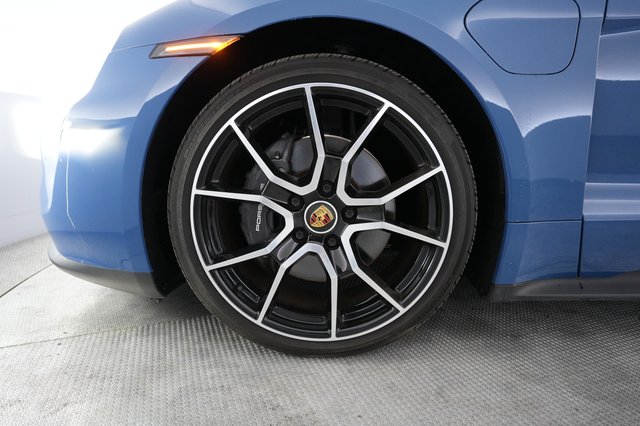 2023 Porsche Taycan — photo 15 of 22