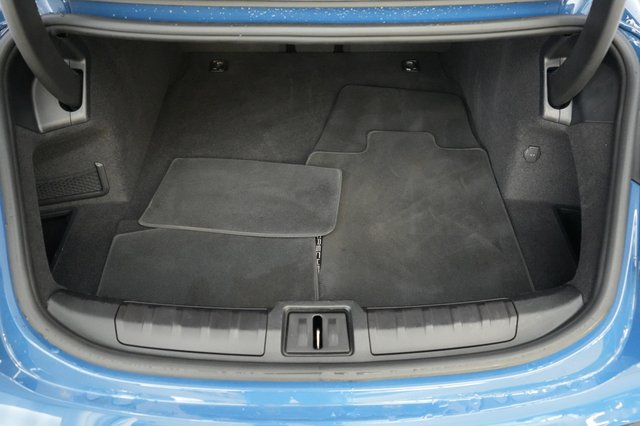 2023 Porsche Taycan — photo 6 of 22