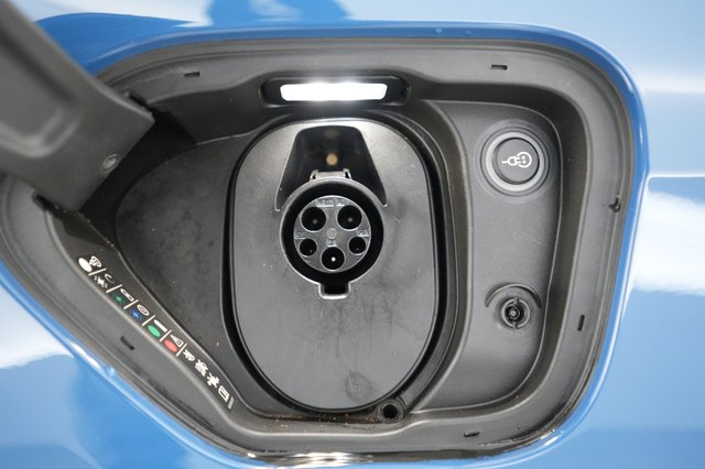 2023 Porsche Taycan — photo 21 of 22