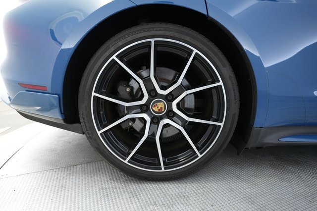 2023 Porsche Taycan — photo 17 of 22