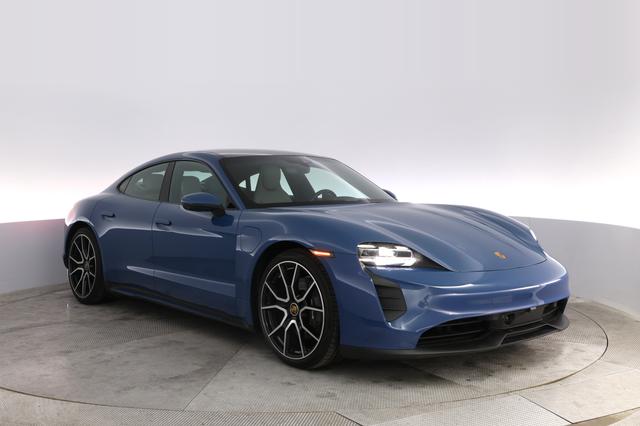 2023 Porsche Taycan — photo 10 of 22