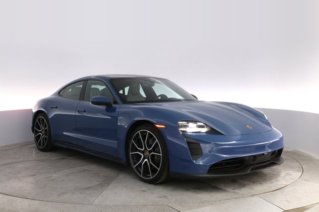 2023 Porsche Taycan — photo 10 of 22