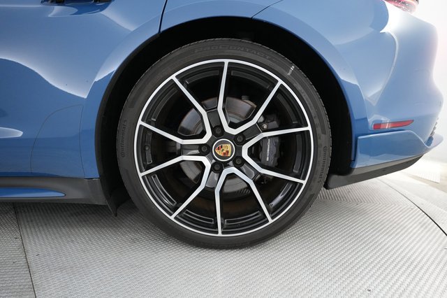 2023 Porsche Taycan — photo 7 of 22