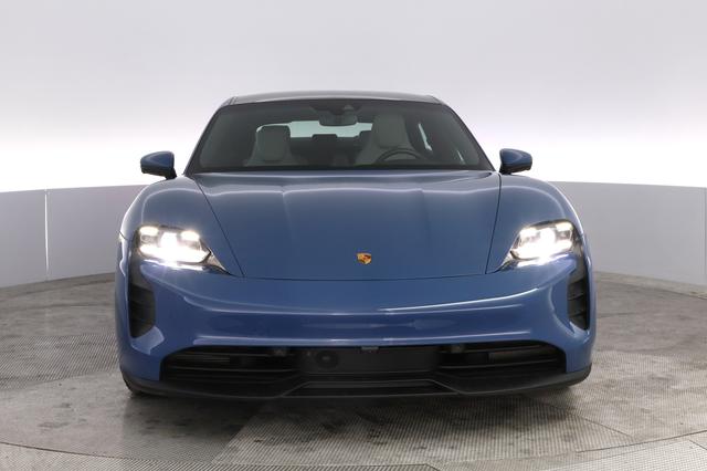 2023 Porsche Taycan — photo 9 of 22